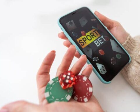Mobile Gambling: How Online Casinos Have Adapted to the Smartphone Era